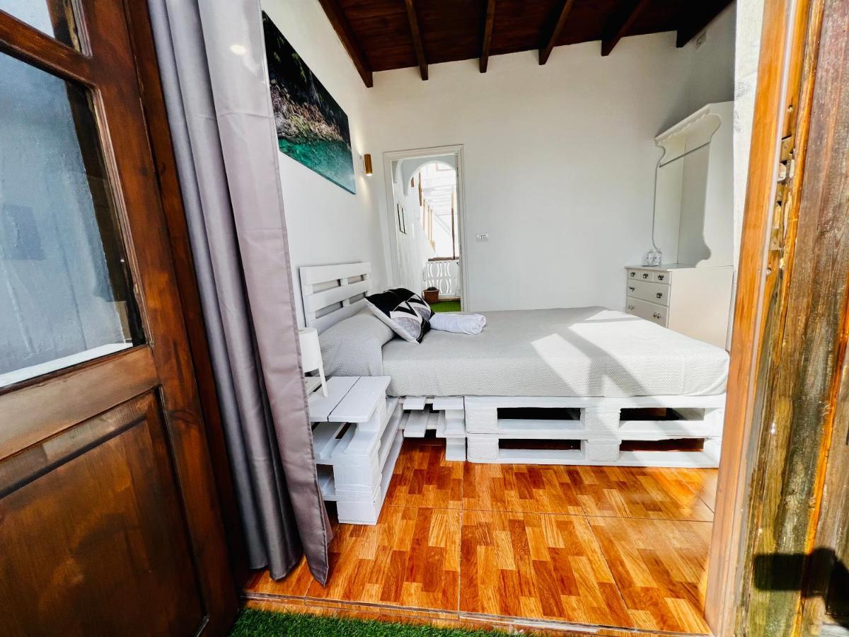 El Jardin De Iris Bed & Breakfast Santa Cruz de Tenerife Exterior photo